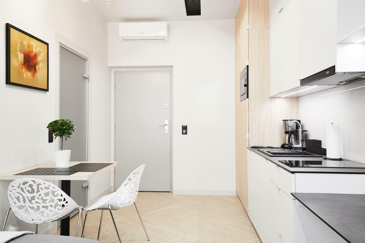 Compact Studios Slowackiego Avenue كراكوفيا المظهر الخارجي الصورة