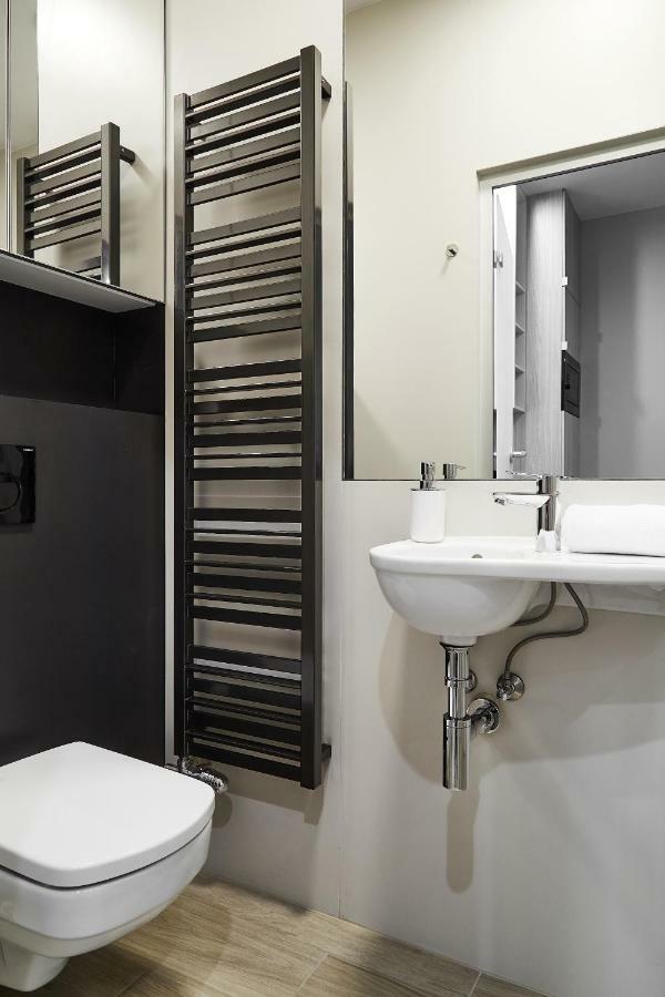 Compact Studios Slowackiego Avenue كراكوفيا المظهر الخارجي الصورة