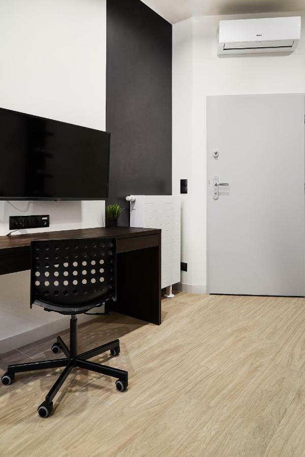 Compact Studios Slowackiego Avenue كراكوفيا المظهر الخارجي الصورة