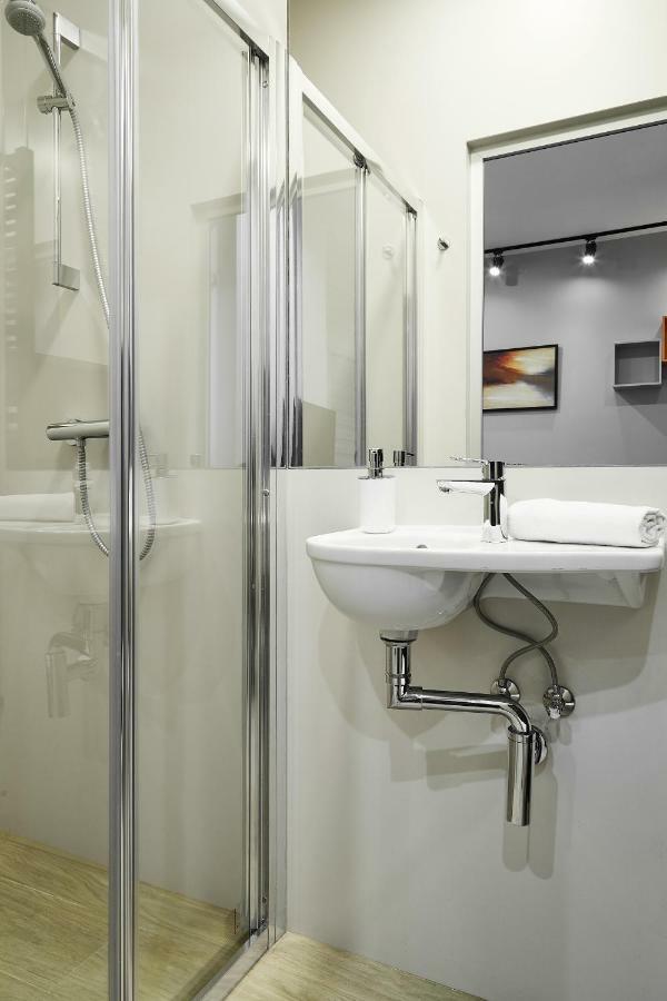 Compact Studios Slowackiego Avenue كراكوفيا المظهر الخارجي الصورة