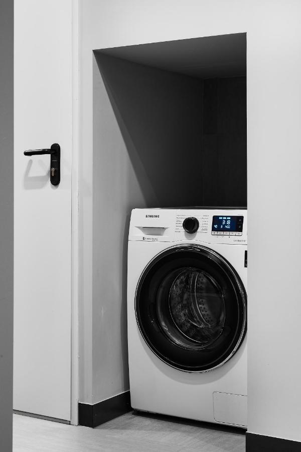Compact Studios Slowackiego Avenue كراكوفيا المظهر الخارجي الصورة